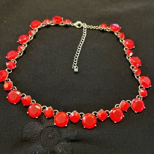 VTG Gorgeous Gold tone metal and Red Stone choker. Unbranded.